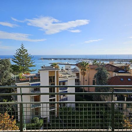 Apartmán La Baia Nel Porto Sanremo Exteriér fotografie